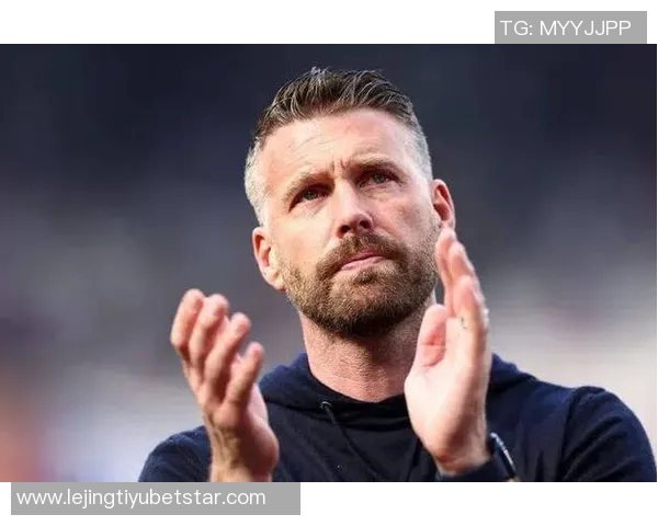 米堡主帅罗伯特爱德华兹成狼队新帅热门人选 米堡主帅罗伯特爱德华兹成狼队新帅热门人选