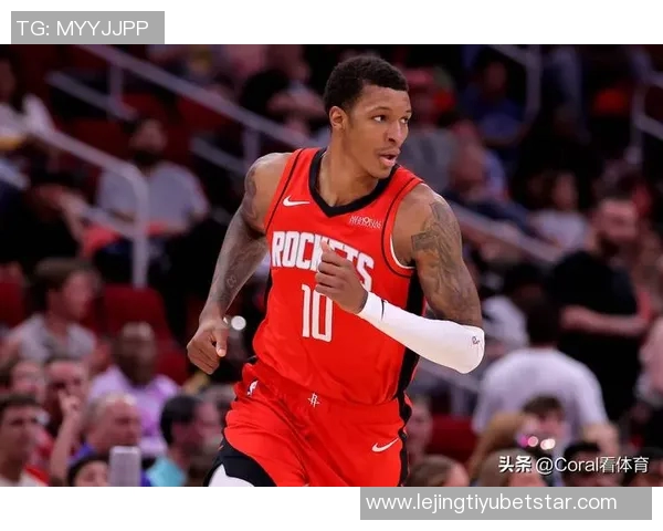 火箭队急需保罗助力但因工资帽限制最早一月才能引援